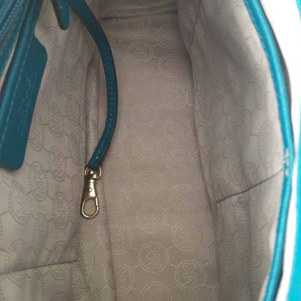 Michael kors bag and wallet(sold) - Picture 6 of 8